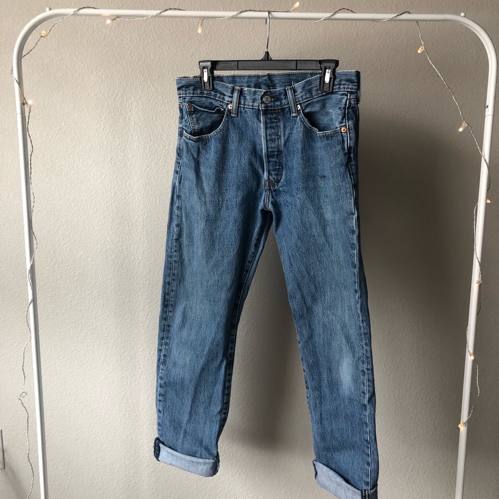 Dark wash Levi 501s